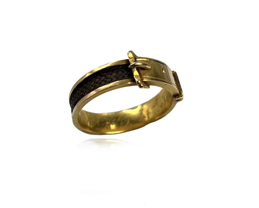 Momento Buckle Ring