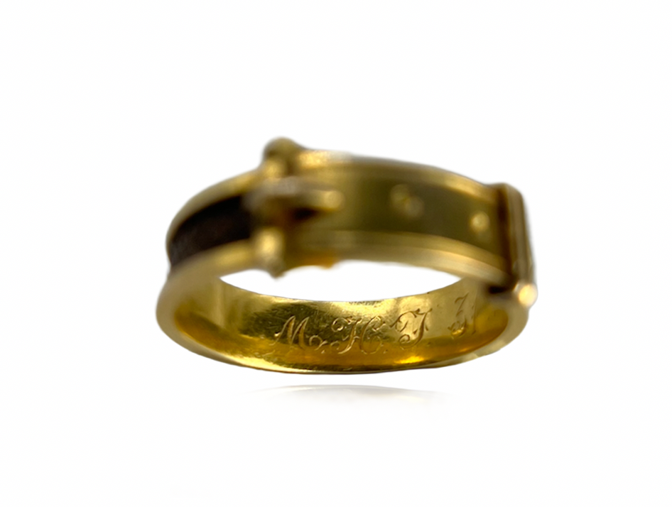 Momento Buckle Ring