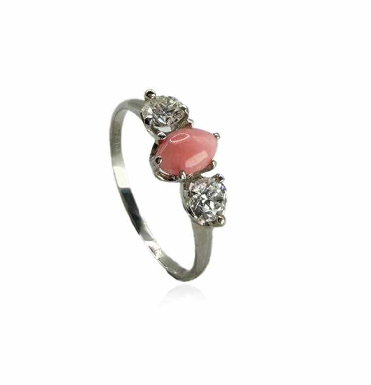 Conch Pearl and Diamond Ring